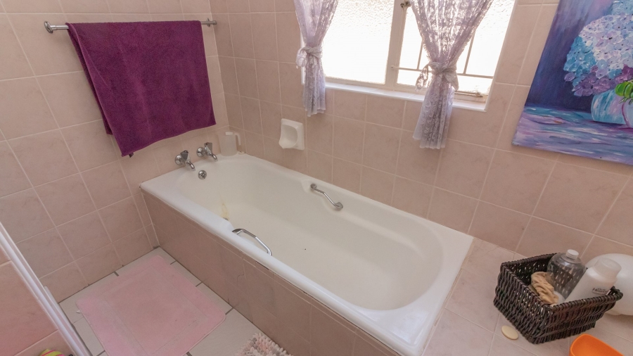 4 Bedroom Property for Sale in Suidrand Free State